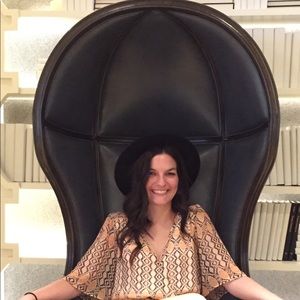 Meet your Posher, Regan